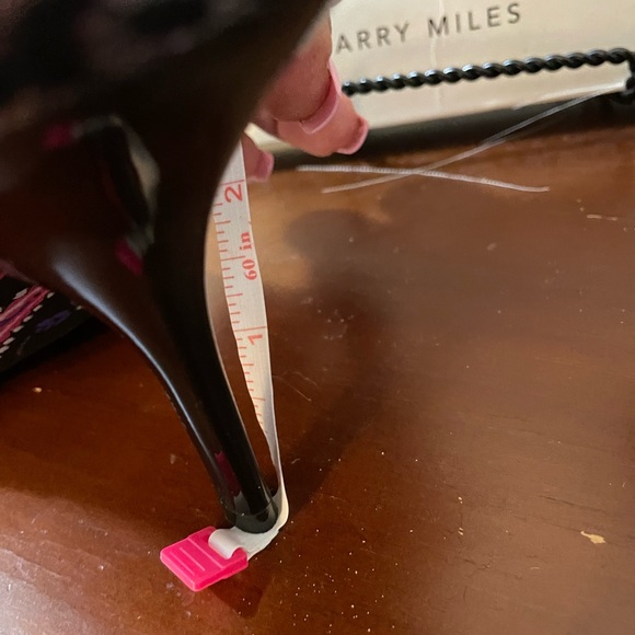 BETSYVILLE PUMPS in black lace and rhinestones size 8 - Picture 10 of 10